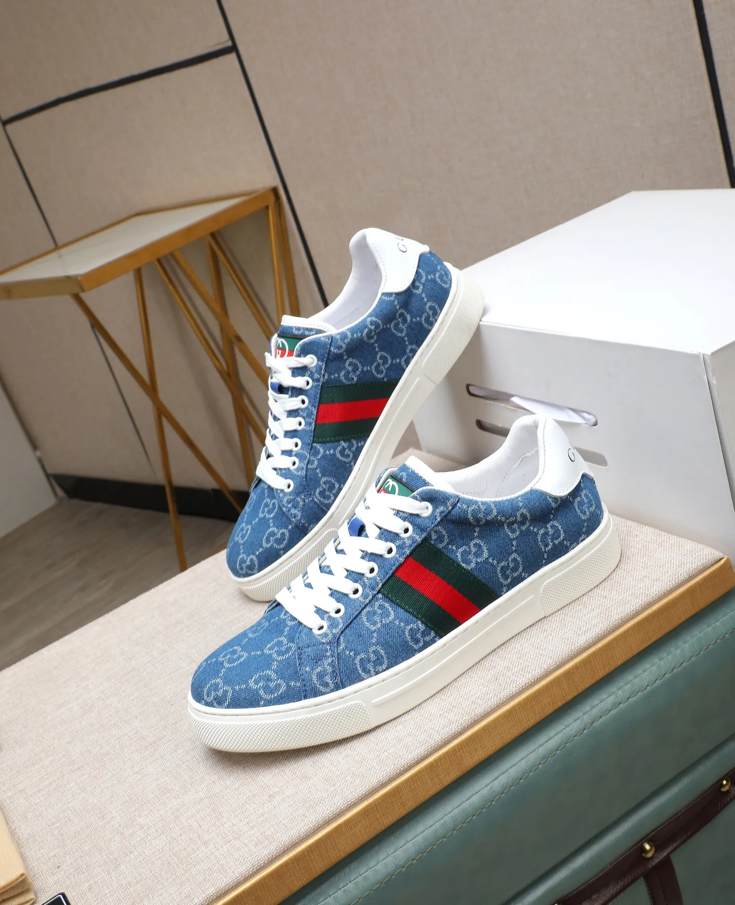 Men's shoes 💰420 GUCCI🔍🔍The latest model is available at the counter simultaneously. Original calfskin imported from Italy, genuine leather lining, (high-end, extravagant and classy) with exquisite workmanship. Sole: Original sole provided by the original factory. ⚠Exclusive double-layer movable molded sole is super comfortable⚠. Photographed in real life. 🎬The real thing is better. 🔍🔍"High quality·Follow the order" code number 38-44